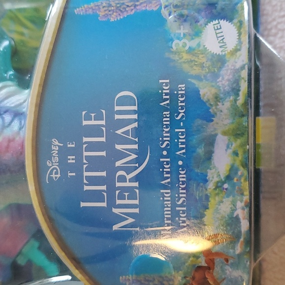 Disney The Little Mermaid Ariel Fashion Doll with Signature Outfit Halle Bailey - Picture 3 of 6